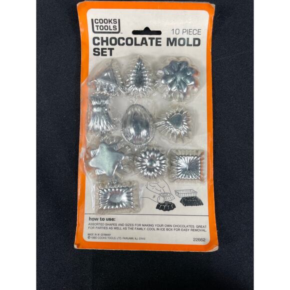 Vintage Cooks Tools 10 Piece Metal Chocolate Mold Set, 1980, Assorted Shapes - Picture 1 of 4